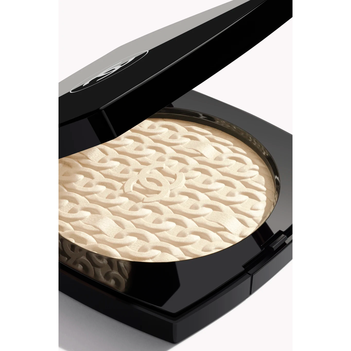 CHANEL les symboles de chanel хайлайтер
