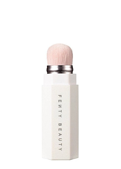 FENTY BEAUTY портативная кисть для контуринга